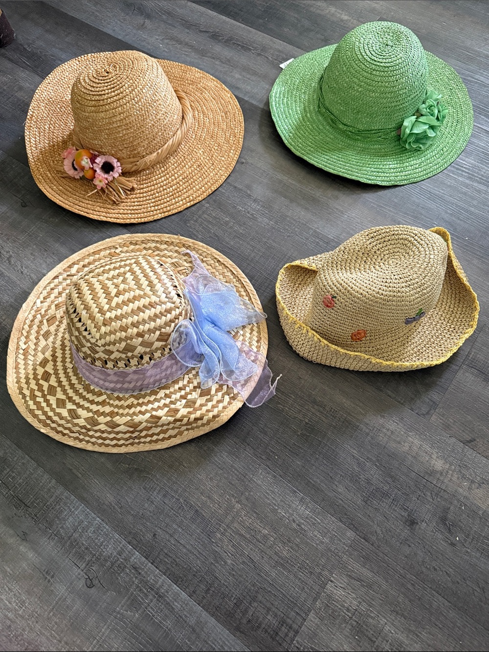 Lot of 4 Womens Straw Sun Hats.